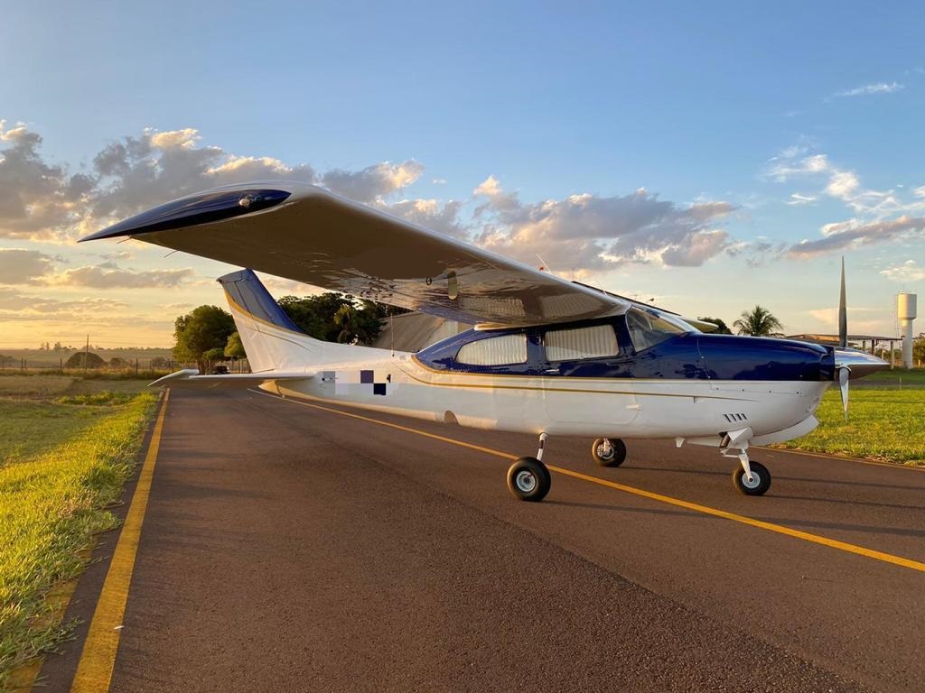 Cessna 210 – 1978 (Motor e hélice de caixa)