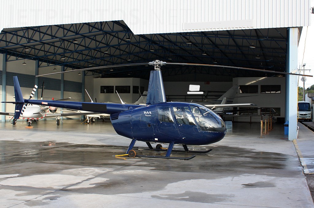 Robinson R44 – 2000