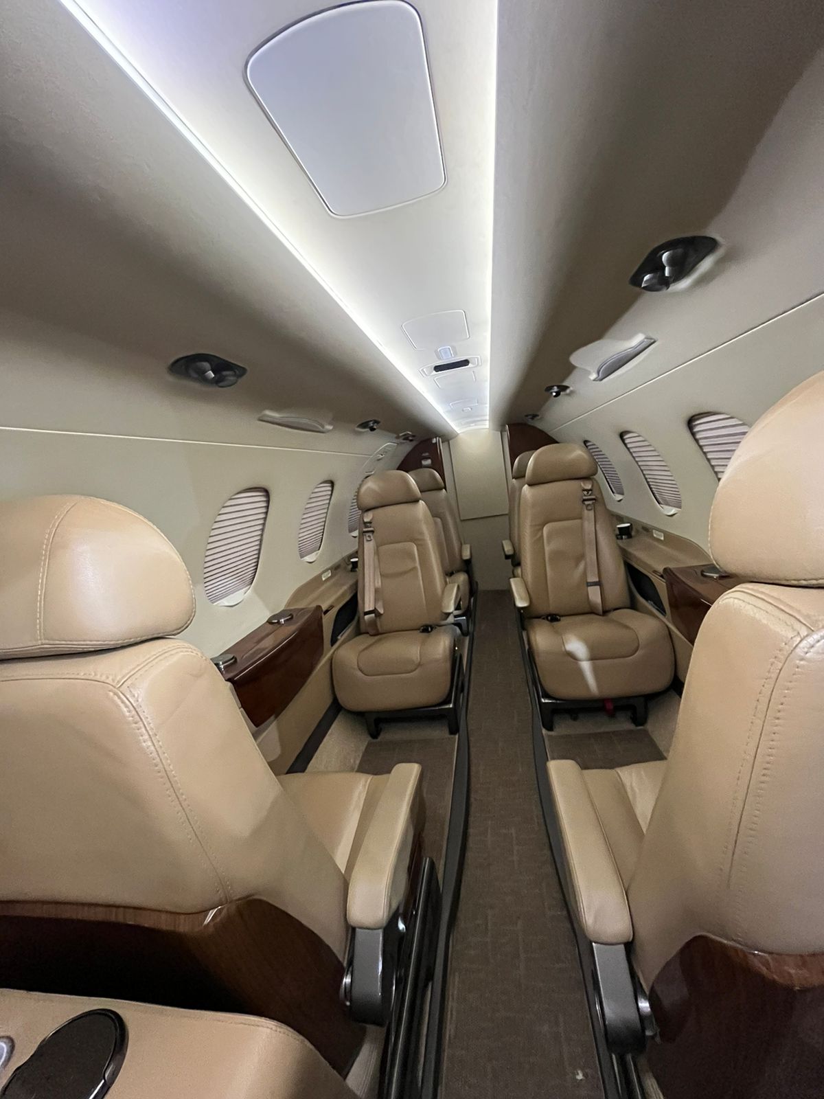 Phenom 300 – 2013 (1+10 Pax, ADS-B)